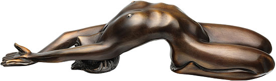 Hans Rabanser: sculptuur 'Liggend naakt', versie in brons