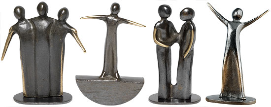 Kerstin Stark: 4 miniatuur sculpturen 'Kunststückchen' in een set, brons