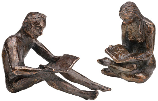 Birgit Stauch: Skulpturenpaar 'Buchleser & Buchleserin', Metallguss