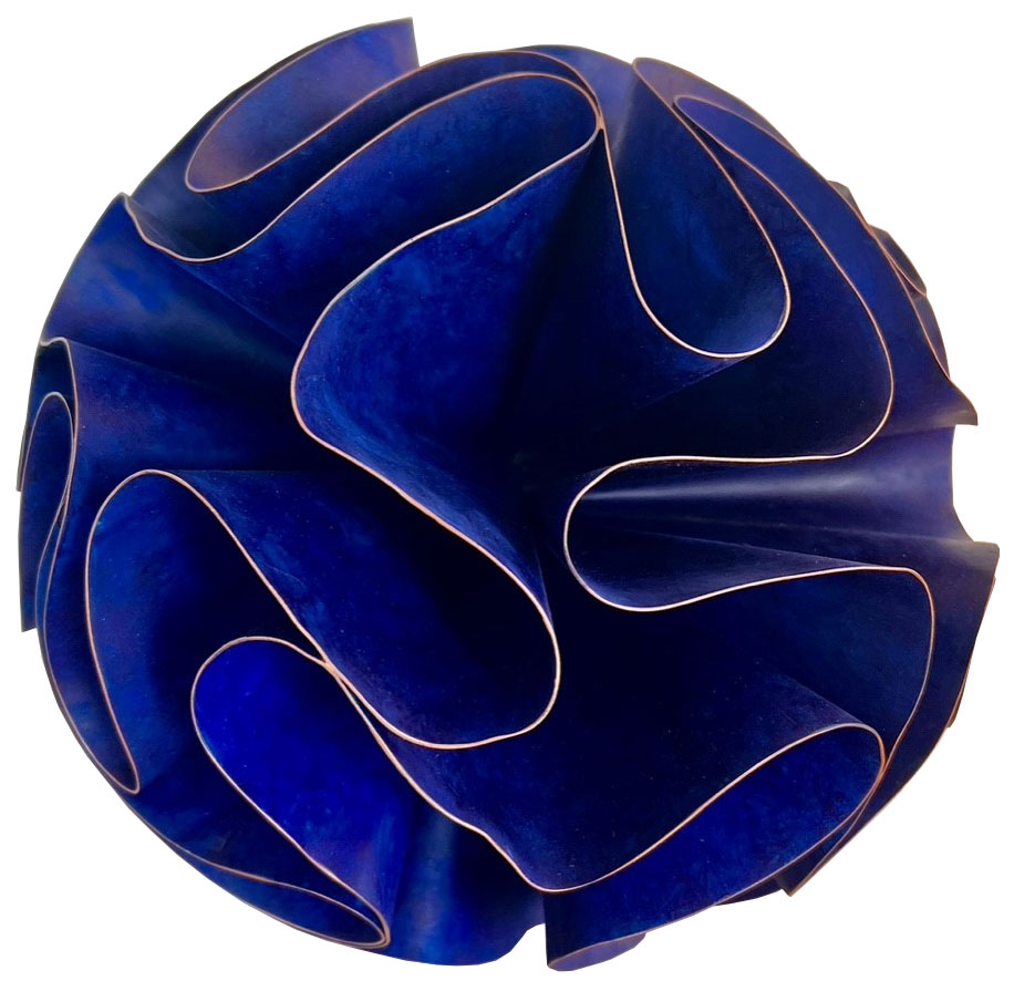 Garda Alexander: sculptuur 'Seed - Deep Sea Blue' (origineel / uniek), gepatineerd koper